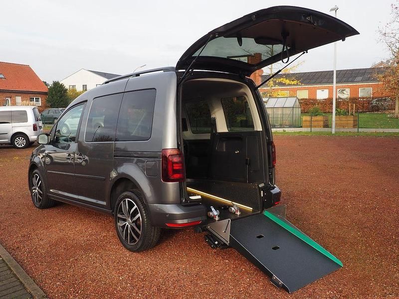 Indiumgrau Gebraucht 2018 VW Caddy Edition Van / Kleinbus | 37.990 € - Bild 1/4