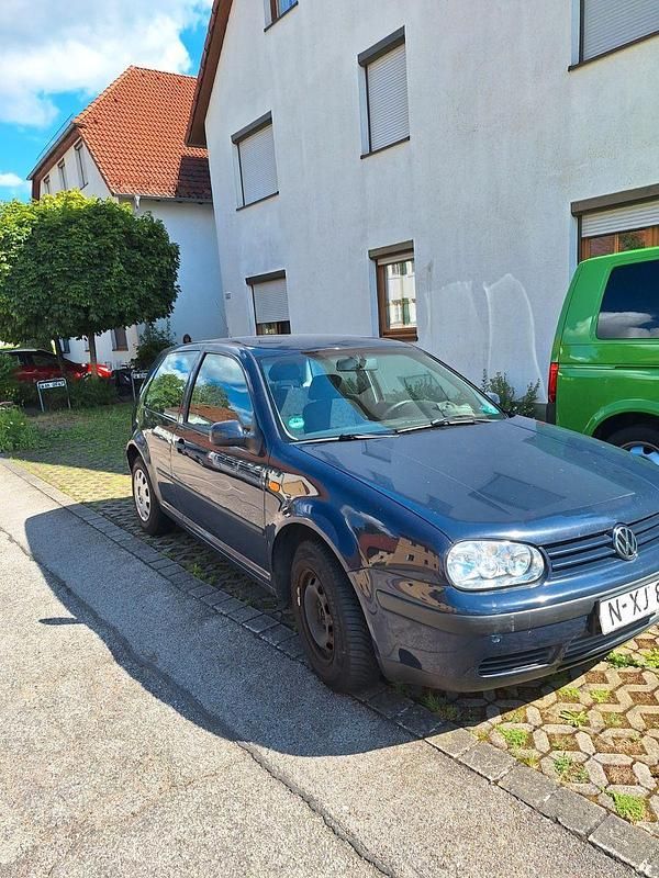 Blau Gebraucht 1999 VW Golf IV Basis Limousine | 1.350 € (Superpreis) - Bild 1/4