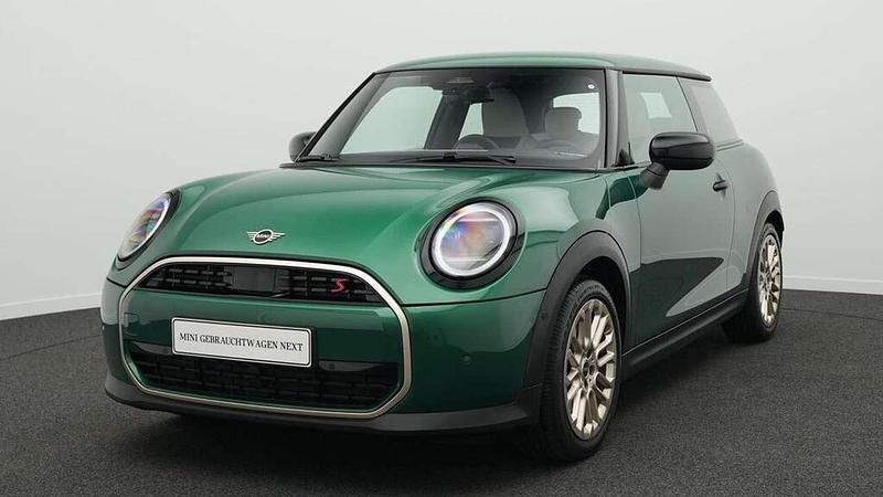 Grün Gebraucht 2024 Mini Cooper S Favoured Kleinwagen | 28.278 € (Superpreis) - Bild 1/4
