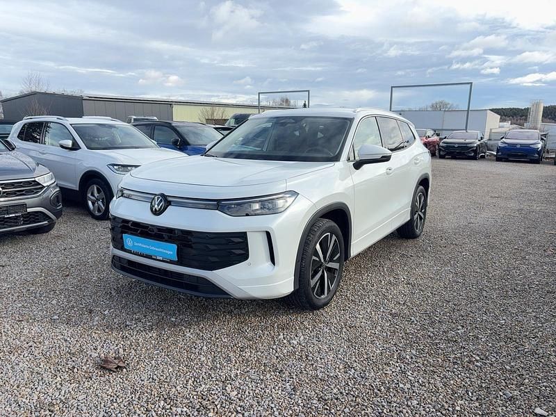 Gebraucht VW Tayron Life 150 PS (110 kW) 2025 Oryxweiß perlmutteffekt SUV