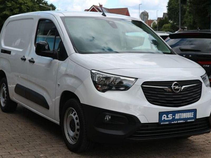 Weiß Gebraucht 2023 Opel Combo Selection Van / Kleinbus | 13.900 € (Fairer Preis) - Bild 1/4