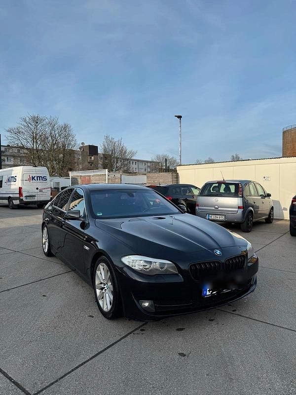 Schwarz Gebraucht 2010 BMW 525 Limousine | 7.250 € (Superpreis) - Bild 1/4