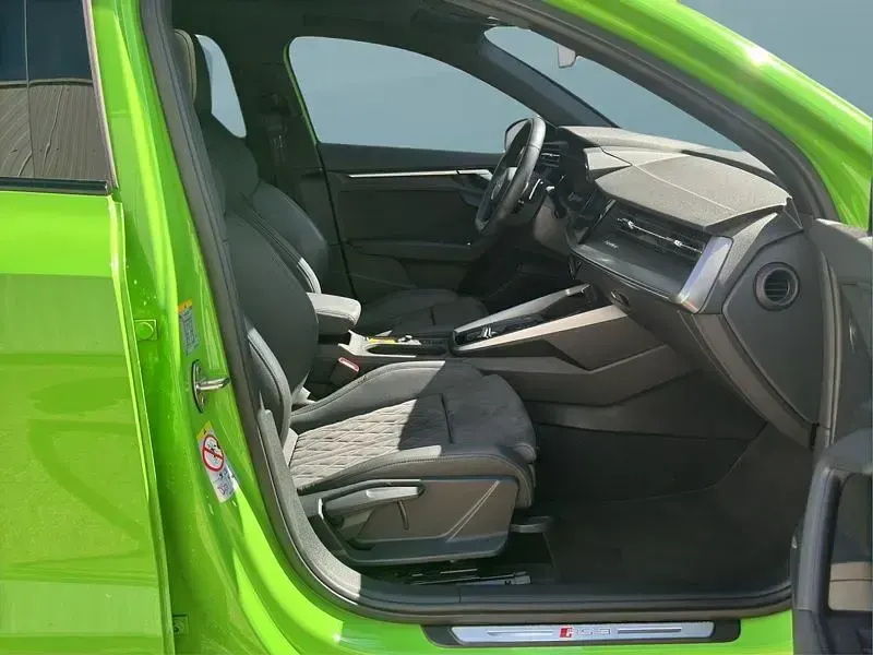 Gebraucht Audi RS3 Sportback 400 PS (294 kW) 2023 Grün Kleinwagen