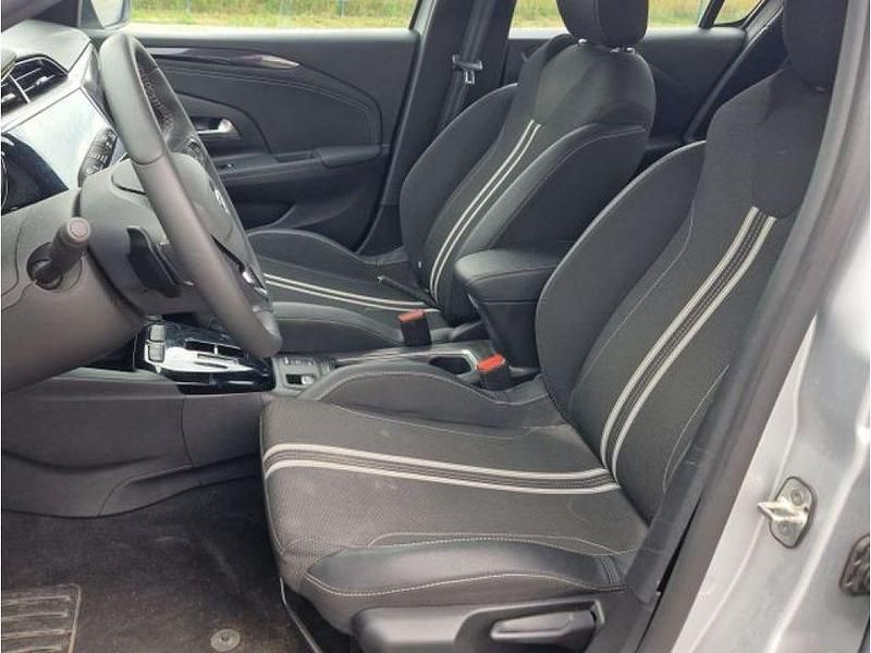 Gebraucht Opel Corsa 101 PS (74 kW) 2024 Kristall silber metallic / (metallic) Kleinwagen
