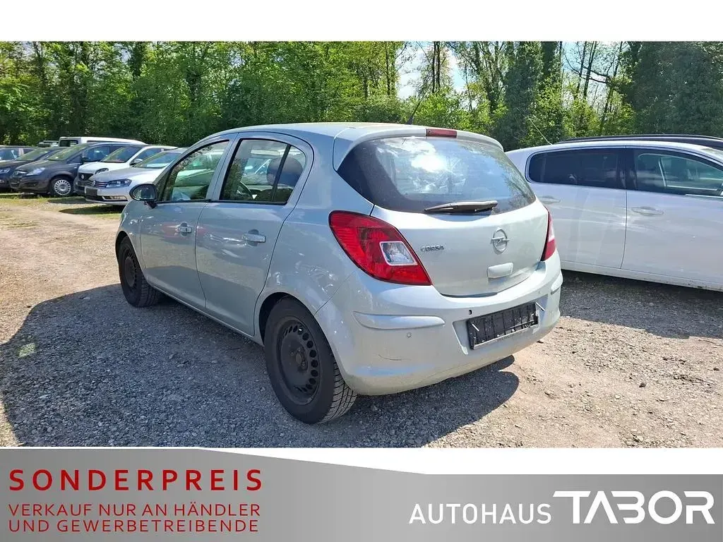 Usado Opel Corsa 80 HP (58 kW) 2009 Verde Citadino