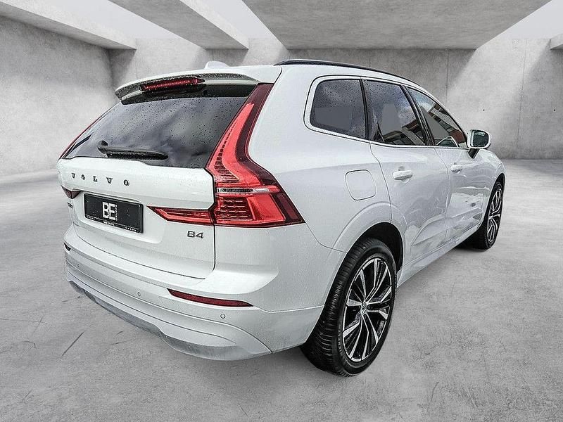 Gebraucht Volvo XC60 Core 197 PS (144 kW) 2023 Weiß SUV