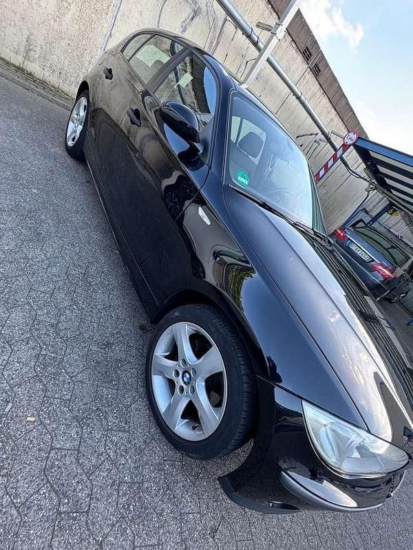 Schwarz Gebraucht 2006 BMW 116 Kleinwagen | 2.750 € (Fairer Preis) - Bild 1/4