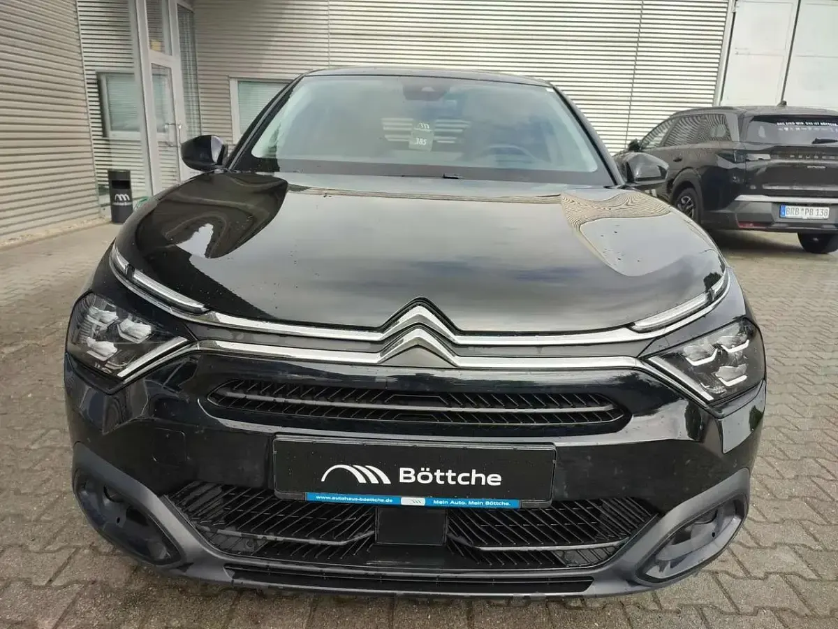 Gebraucht Citroën C4 131 PS (96 kW) 2024 Lackierung schwarz perla nera/typ aussenverkleidung metalliclackierung SUV