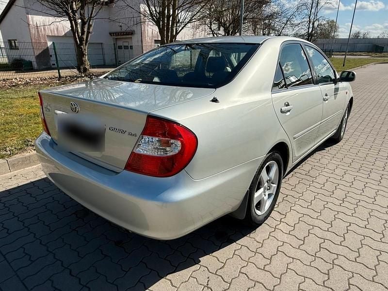 Gebraucht Toyota Camry 143 PS (105 kW) 2002 Gold Limousine