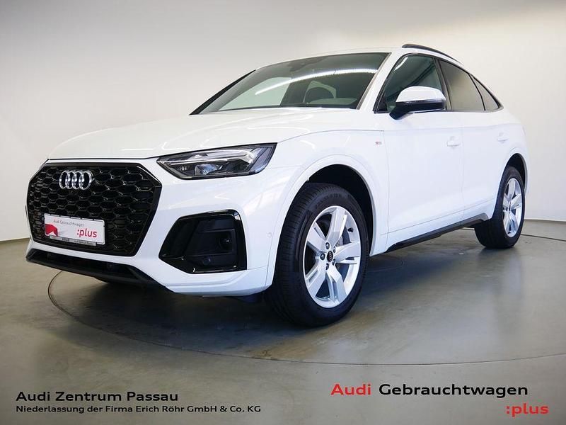 Gletscherweiss metallic Gebraucht 2024 Audi Q5 Sportback S-Line SUV | 48.695 € (Fairer Preis) - Bild 1/4