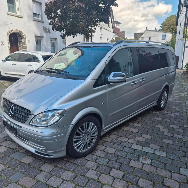 Silber Gebraucht 2010 Mercedes Viano Van / Kleinbus | 12.500 € (Etwas zu teuer) - Bild 1/4