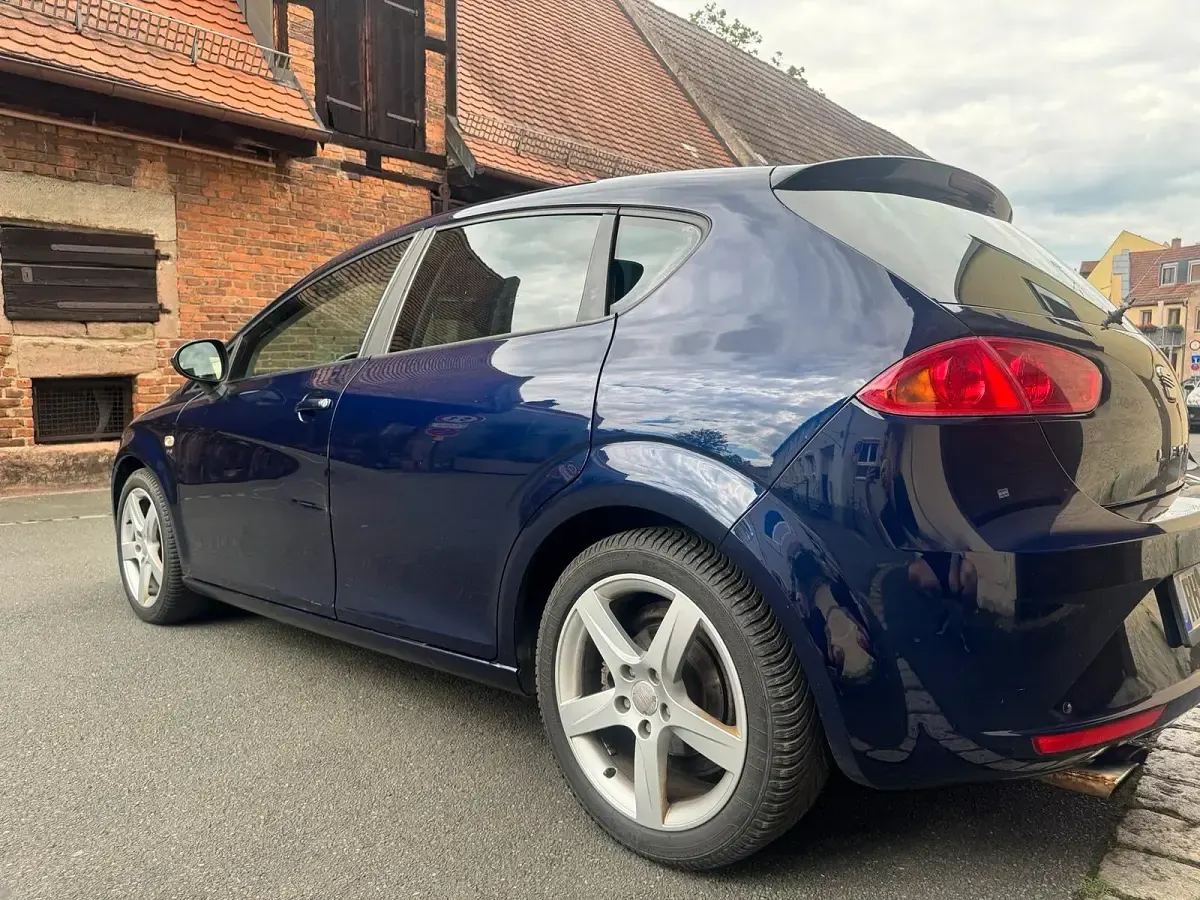 Gebraucht Seat Leon 122 PS (89 kW) 2010 Blau Kleinwagen