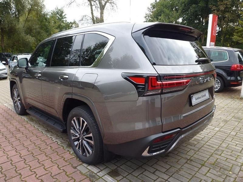 Gebraucht Lexus LX500 309 PS (227 kW) 2023 Grau SUV