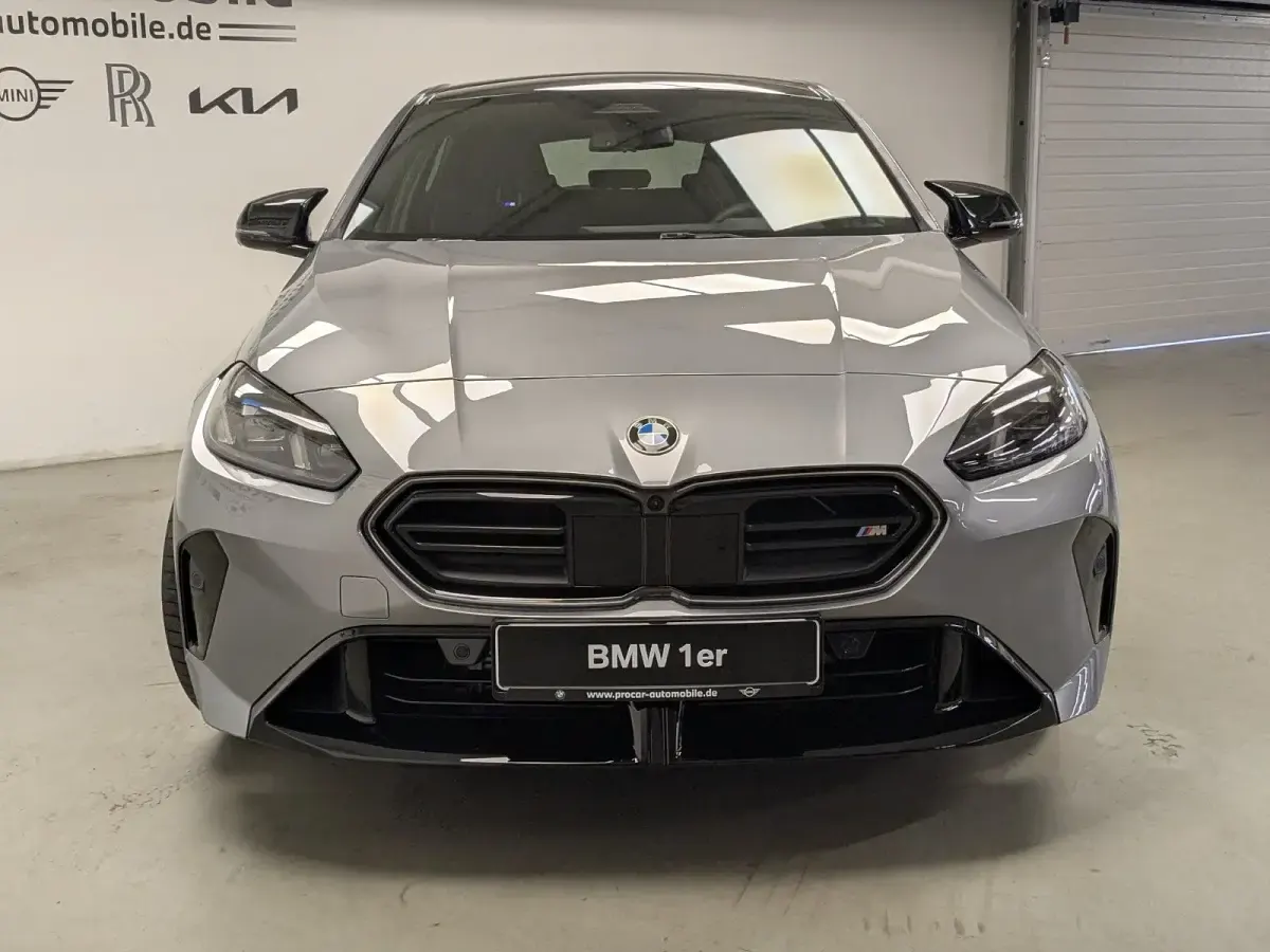 Neu BMW M135 M Sport 300 PS (220 kW) 2026 Silber Kleinwagen