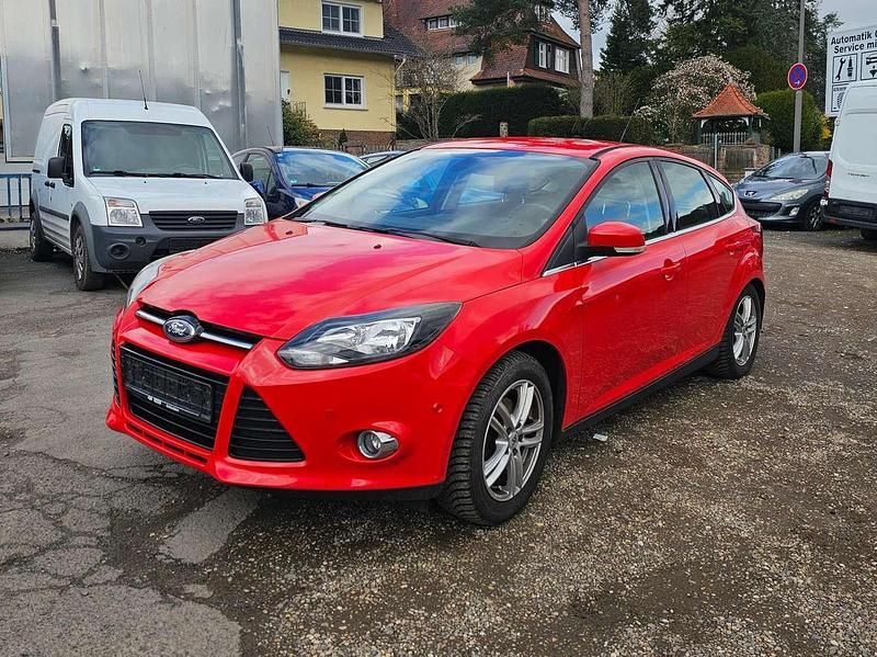 Gebraucht Ford Focus Titanium 125 PS (91 kW) 2013 Racerot Kleinwagen