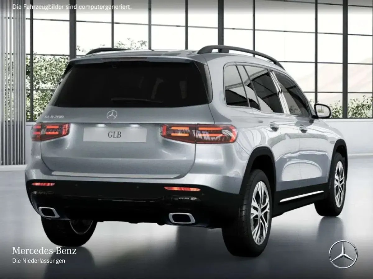 Gebraucht Mercedes GLB200 Progressive 163 PS (119 kW) 2025 Silber SUV