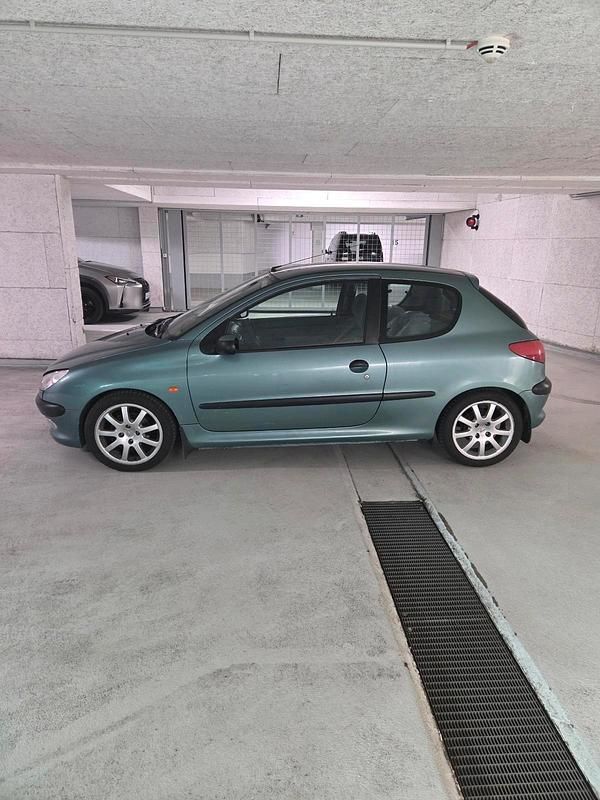 Gebraucht Peugeot 206 75 PS (55 kW) 1999 Kleinwagen