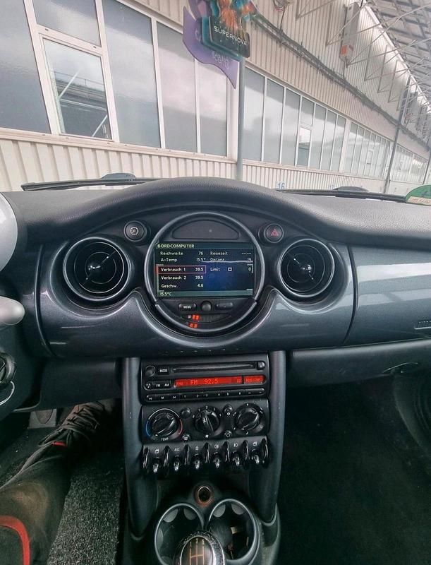 Grün Gebraucht 2003 Mini Cooper Kleinwagen | 1.800 € - Bild 1/4