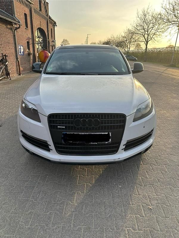 Grau Gebraucht 2006 Audi Q7 Comfort SUV | 6.500 € (Superpreis) - Bild 1/4
