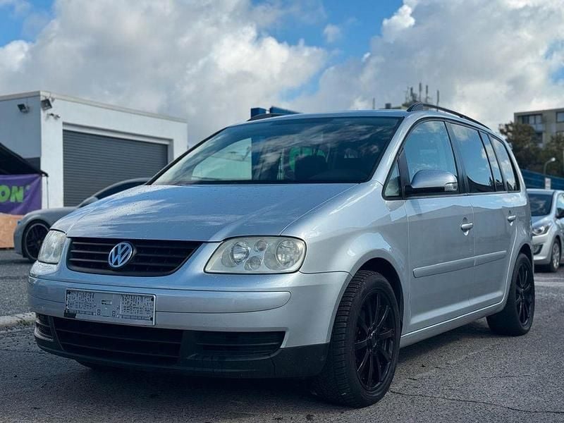 Grau Gebraucht 2003 VW Touran Basis Van / Kleinbus | 3.290 € (Etwas zu teuer) - Bild 1/4
