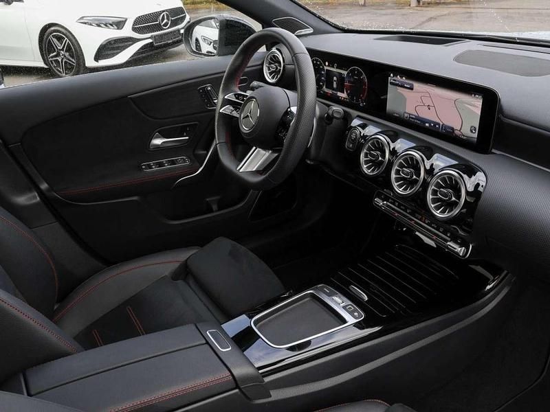 Gebraucht Mercedes A220 AMG 190 PS (139 kW) 2025 Silber plata hightech Limousine