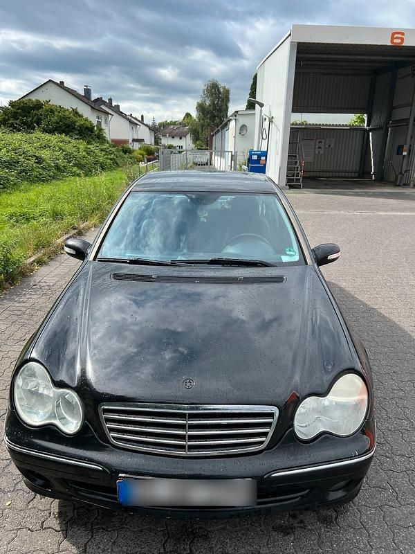 Schwarz Gebraucht 2006 Mercedes C180 Limousine | 2.800 € (Guter Preis) - Bild 1/4