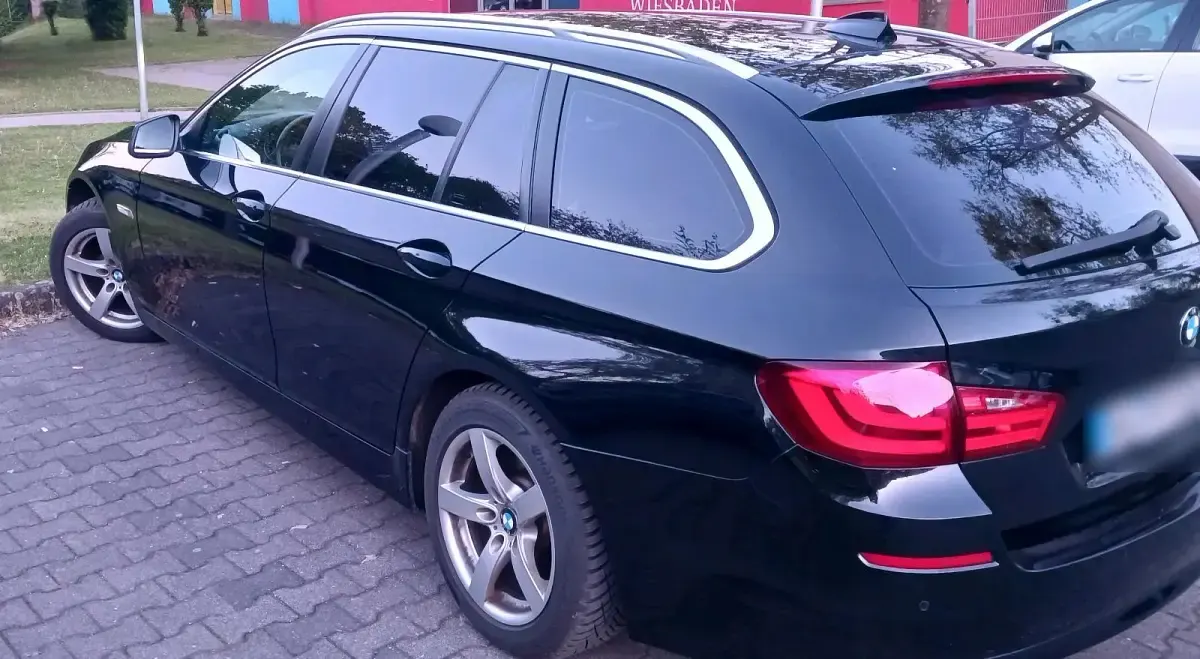 Usata BMW 525 207 CV (152 kW) 2011 Nero Station wagon