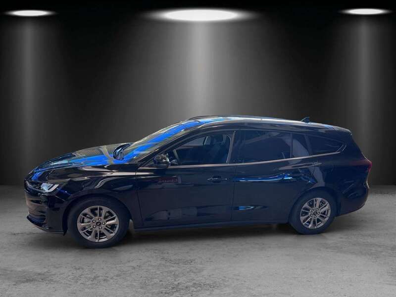 Gebraucht Ford Focus Titanium 125 PS (91 kW) 2025 Agate black Kombi