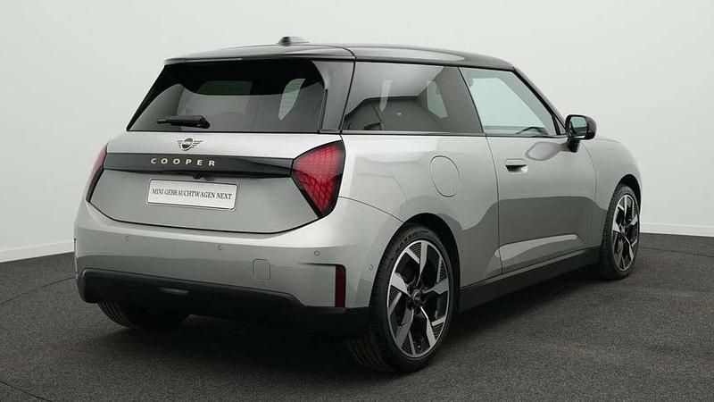 Gebraucht Mini Cooper Favoured 135 kW (184 PS) 2025 Grau Kleinwagen