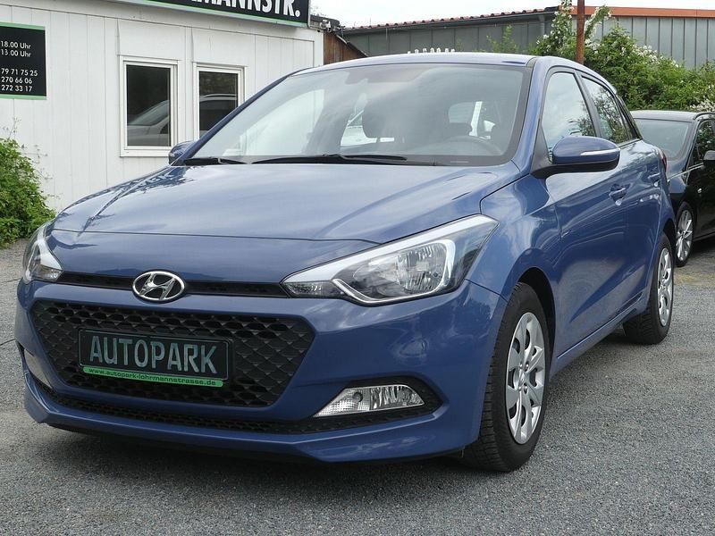 Morning blue / sol Gebraucht 2017 Hyundai i20 Trend Kleinwagen | 7.490 € (Fairer Preis) - Bild 1/4