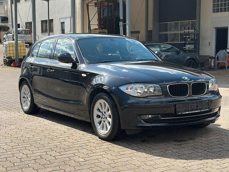 Gebraucht BMW 116 116 PS (85 kW) 2010 Schwarz Kleinwagen