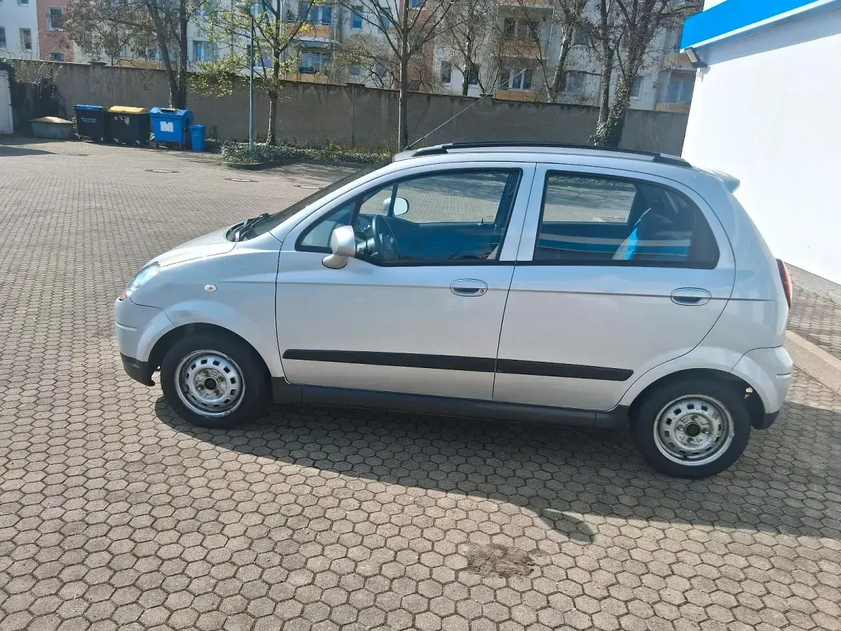 Gebraucht Chevrolet Matiz 52 PS (38 kW) 2009 Silber Kleinwagen