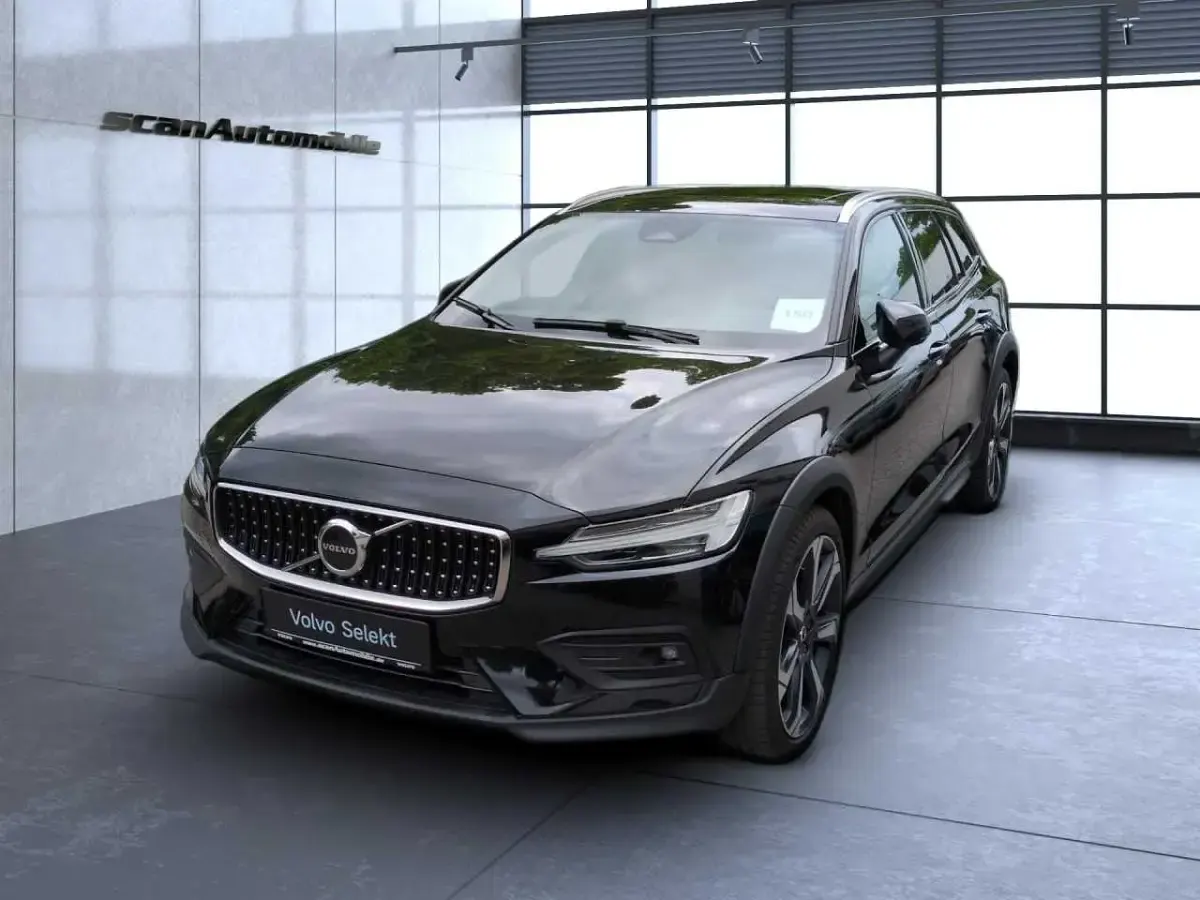 Gebraucht Volvo V60 CC 145 PS (106 kW) 2024 Kombi