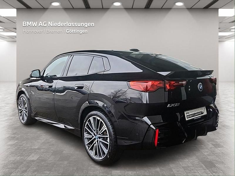 Gebraucht BMW iX2 M Sport 230 kW (313 PS) 2025 Schwarz SUV