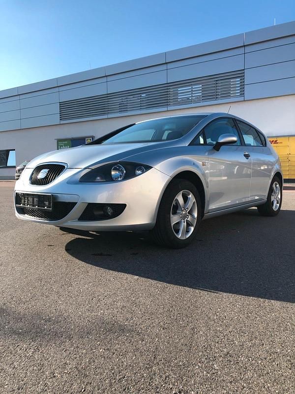 Silber Gebraucht 2008 Seat Leon Limousine | 2.950 € (Fairer Preis) - Bild 1/4