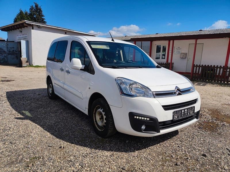 Gebraucht Citroën Berlingo SELECTION 120 PS (88 kW) 2016 Weiß Van / Kleinbus