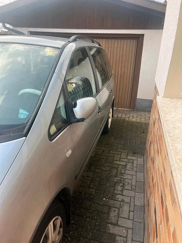 Gebraucht Ford Galaxy 131 PS (96 kW) 2005 Silber Van / Kleinbus