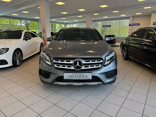 Gebraucht Mercedes GLA200 AMG 156 PS (114 kW) 2019 Grau SUV