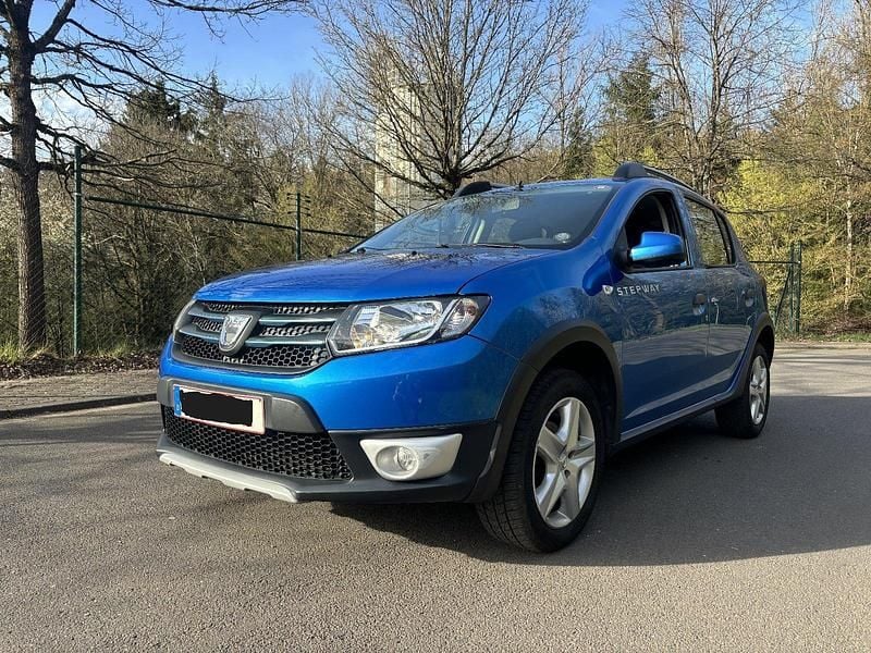 Gebraucht Dacia Sandero Stepway 90 PS (66 kW) 2015 Blau SUV