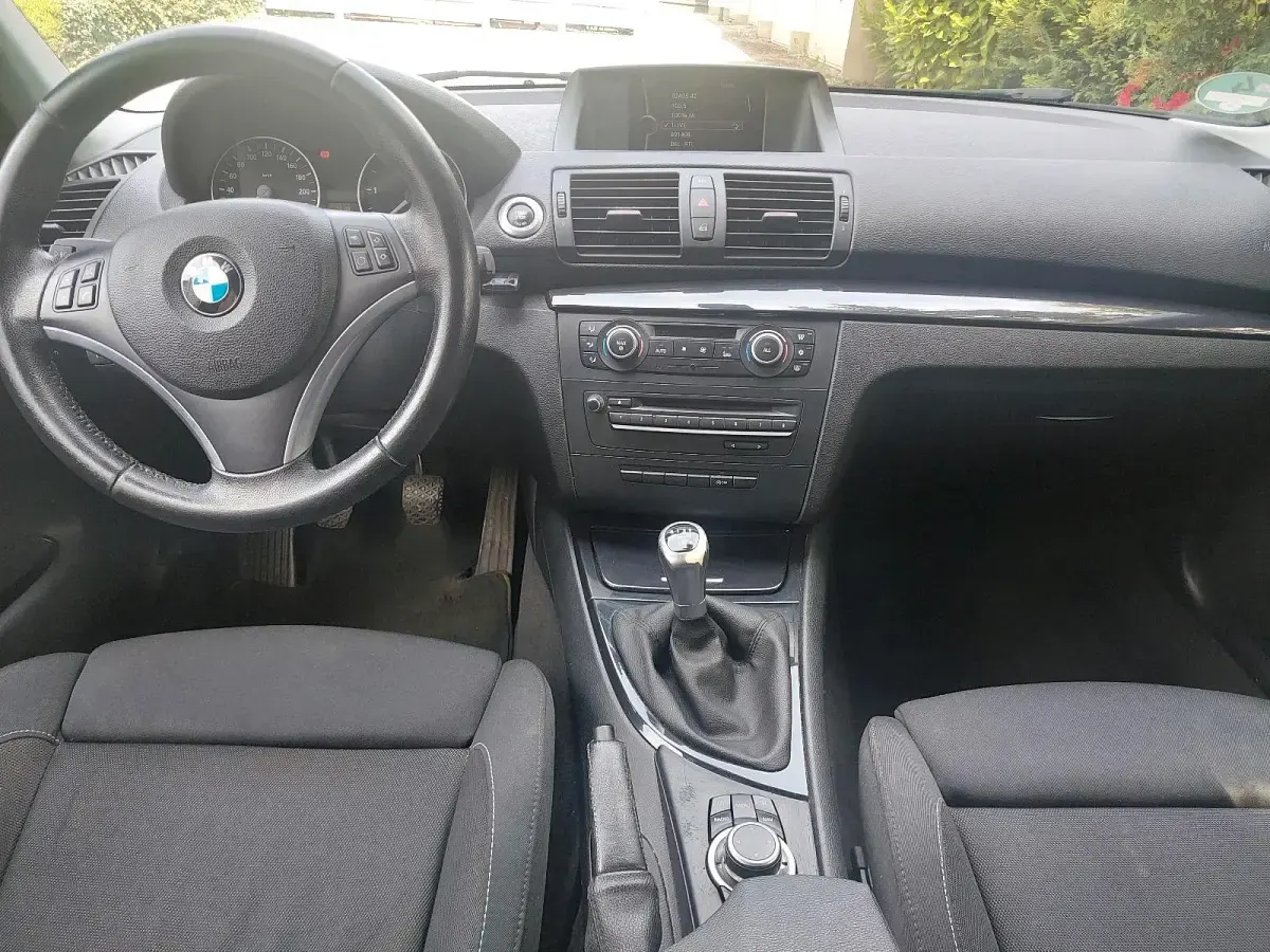 Gebraucht BMW 118 143 PS (105 kW) 2010 Schwarz Kleinwagen
