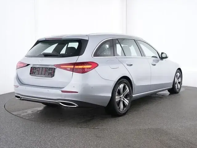 Gebraucht Mercedes C180 Avantgarde 170 PS (125 kW) 2025 Lack hightechsilber Kombi