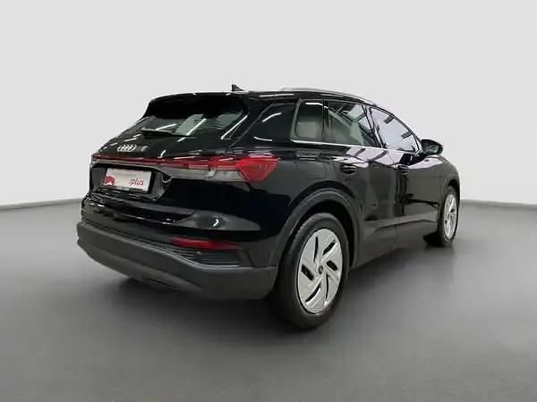 Gebraucht Audi Q4 e-tron Ambiente 150 kW (204 PS) 2023 Mythosschwarz metallic SUV