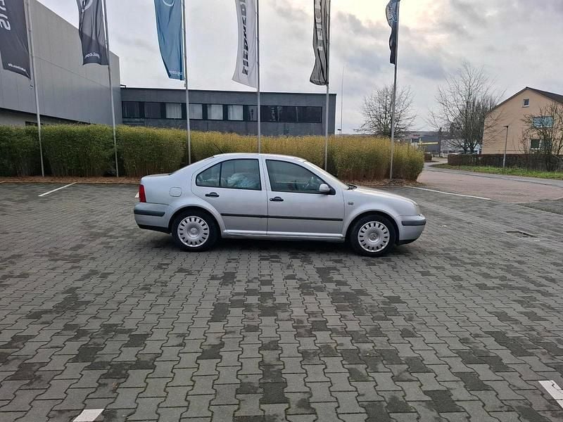 Gebraucht VW Bora 90 PS (66 kW) 2000 Silber Limousine