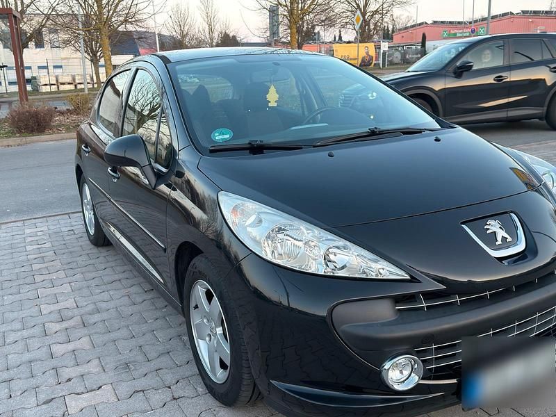 Gebraucht Peugeot 207 90 PS (66 kW) 2009 Schwarz Kleinwagen
