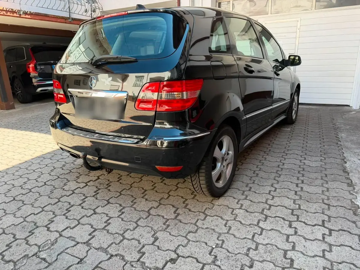 Gebraucht Mercedes B200 136 PS (100 kW) 2008 Schwarz Van / Kleinbus