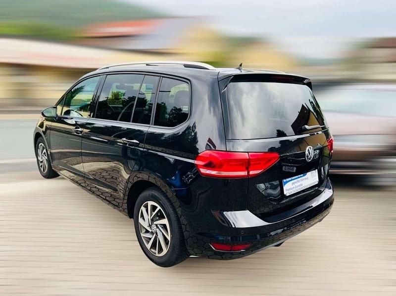 Gebraucht VW Touran Family 110 PS (80 kW) 2017 Deep black perleffekt Van / Kleinbus