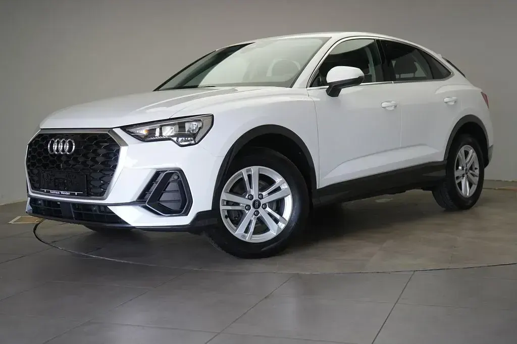 Gebraucht Audi Q3 Sportback Performance 150 PS (110 kW) 2024 Arkona white SUV