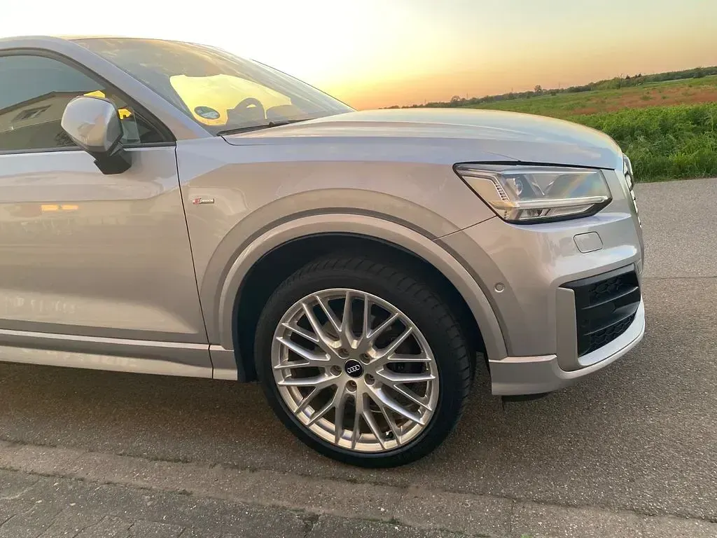 Usata Audi Q2 Design 150 CV (110 kW) 2017 Argento SUV