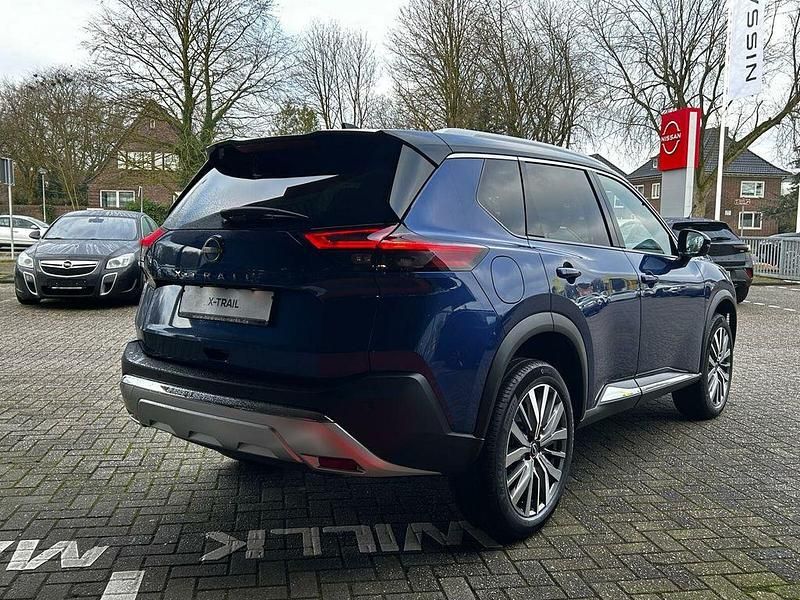 Gebraucht Nissan X-Trail Tekna 163 PS (119 kW) 2025 Blau / schwarz SUV