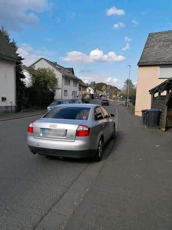 Gebraucht Audi A4 131 PS (96 kW) 2003 Silber Limousine